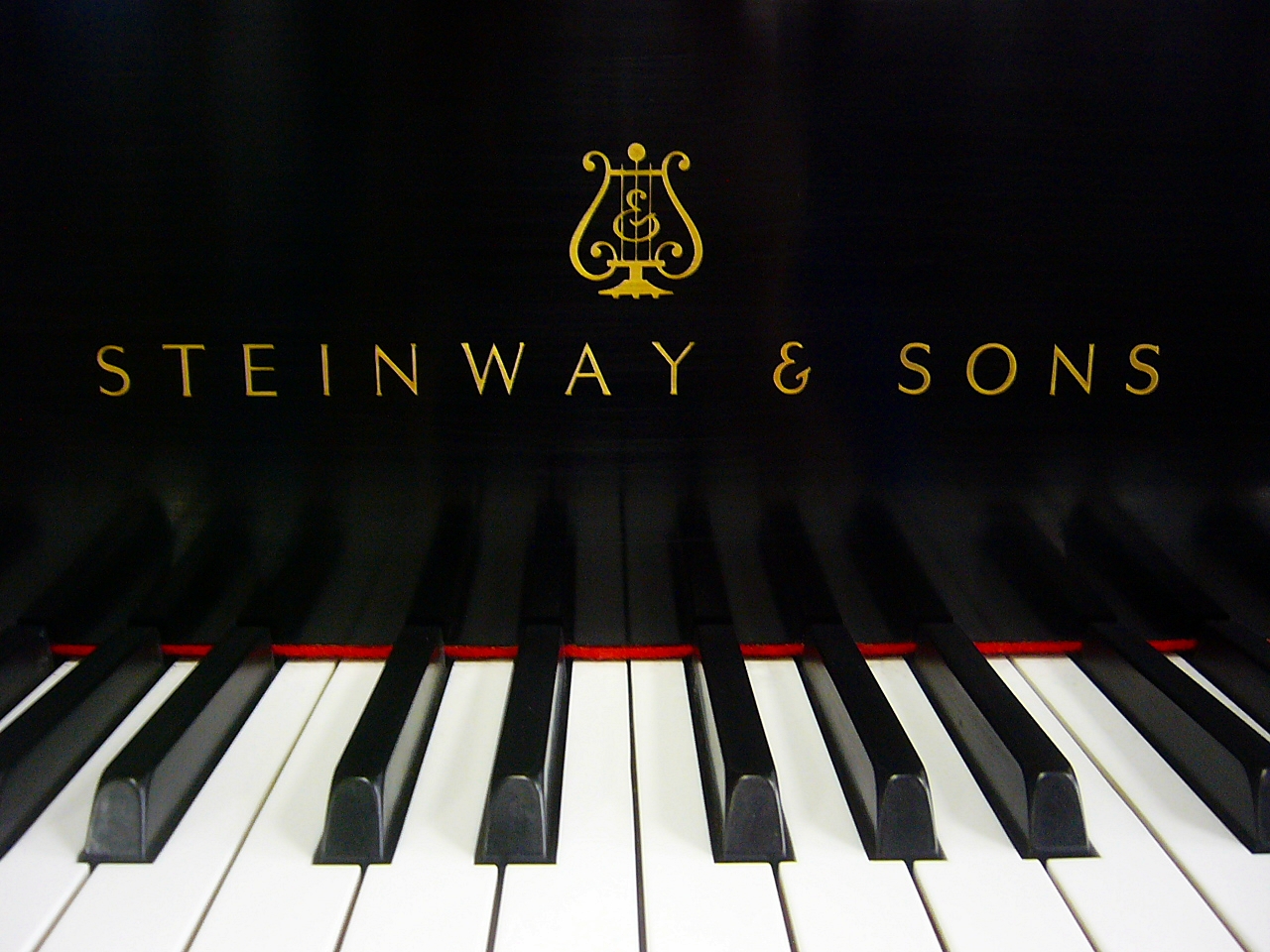 Keyboard of a Steinway & Sons piano