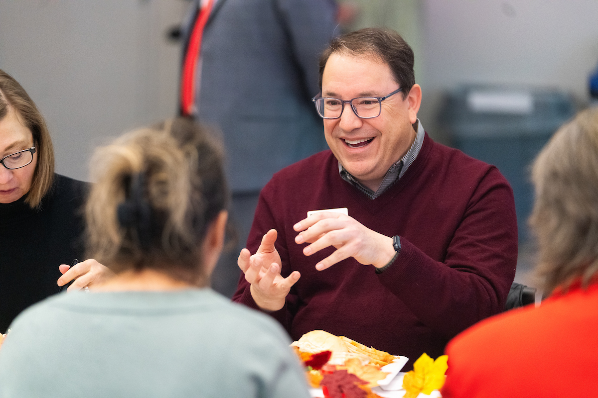 Will Simmons sharing a story.