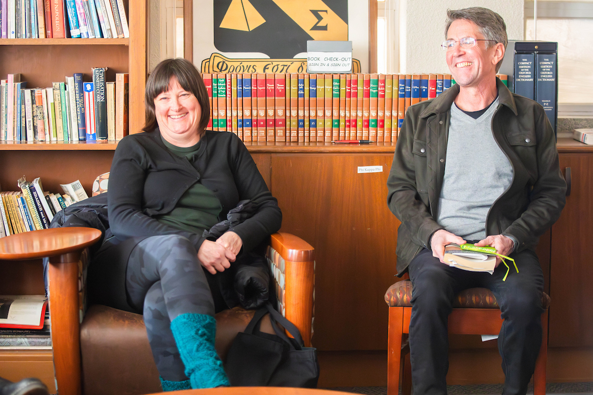 Jess Walter with Art professor Jenny Hyde.