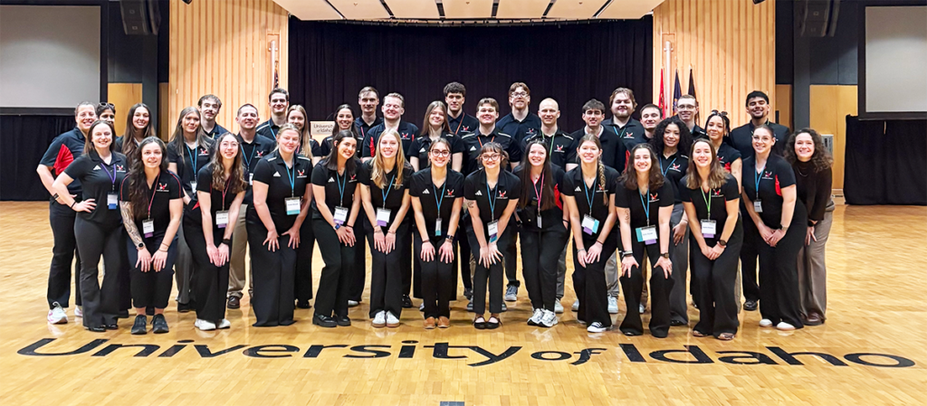 Large group of exercise science students who attended conference.